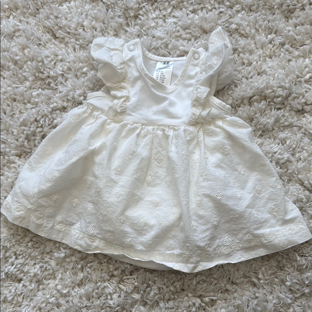 +H&M+ Charming White Eyelet Lace Dress